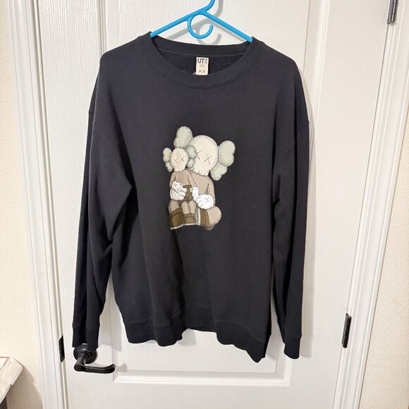 Authentic UNIQLO x KAWS Men's Crewneck Black Sweaters Sz.XL Japan - Picture 1 of 12